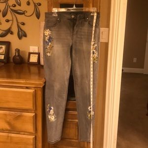 Jeans - Versona size 29  length 37 1/2 Cute jeans